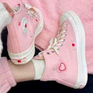 Converse Women's Chuck 70 High Y2K Heart sneakers NWOT